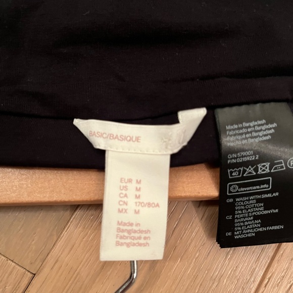 THREE Jersey casual pencil skirts: 1 H&M, 2 Joe Fresh - size M (8). - Picture 3 of 7